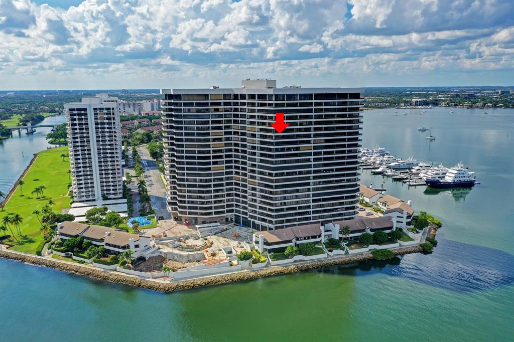 OLD PORT COVE LAKE POINT - Residential