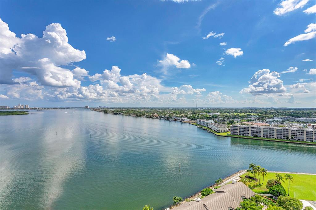 OLD PORT COVE LAKE POINT - Residential