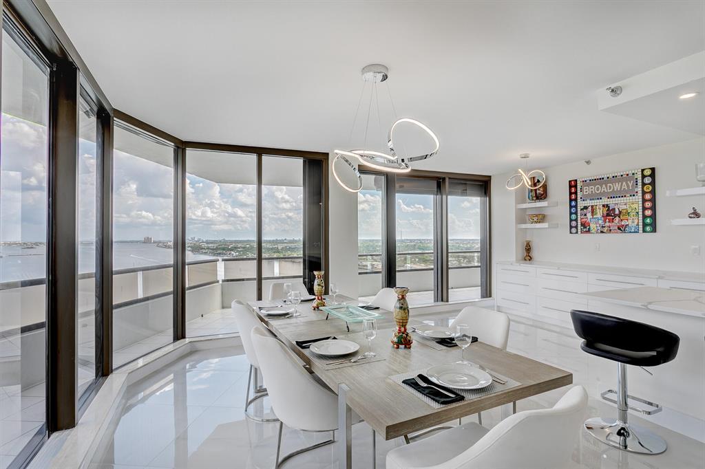 OLD PORT COVE LAKE POINT - Residential