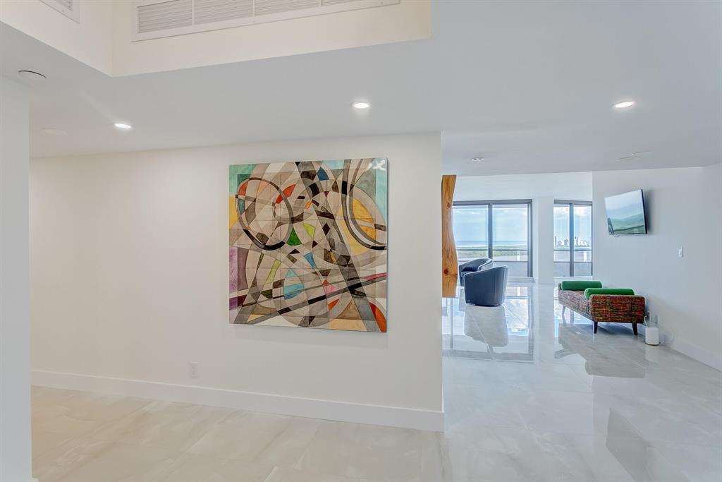 OLD PORT COVE LAKE POINT - Residential