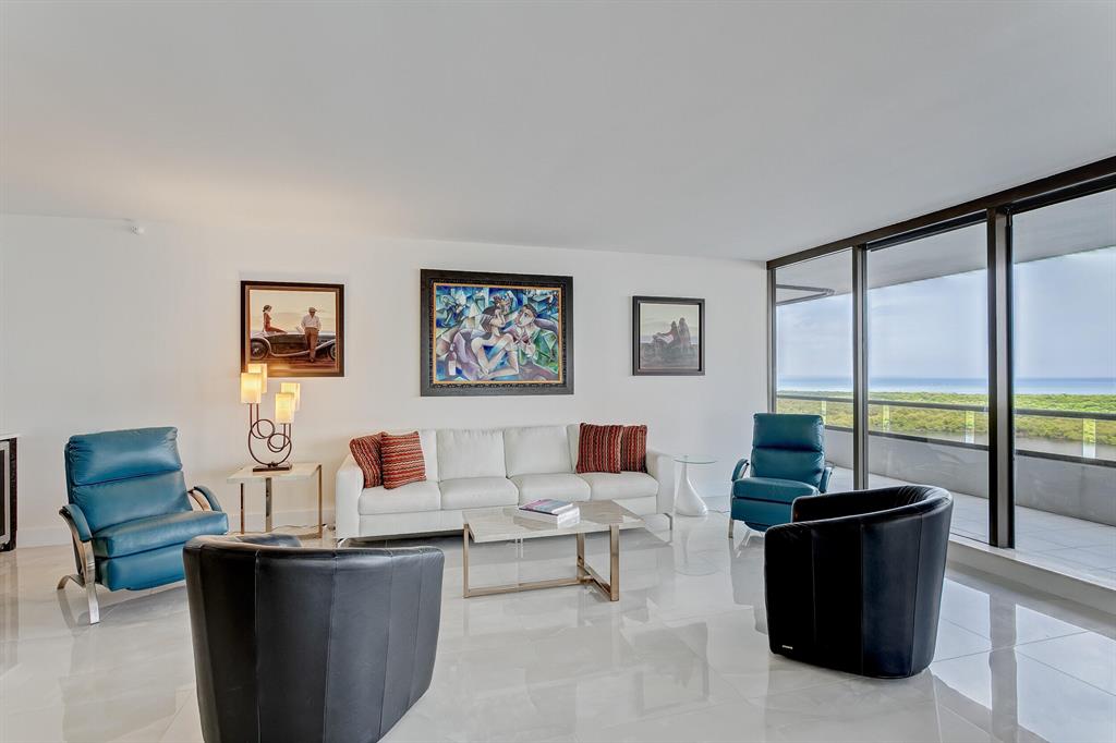 OLD PORT COVE LAKE POINT - Residential