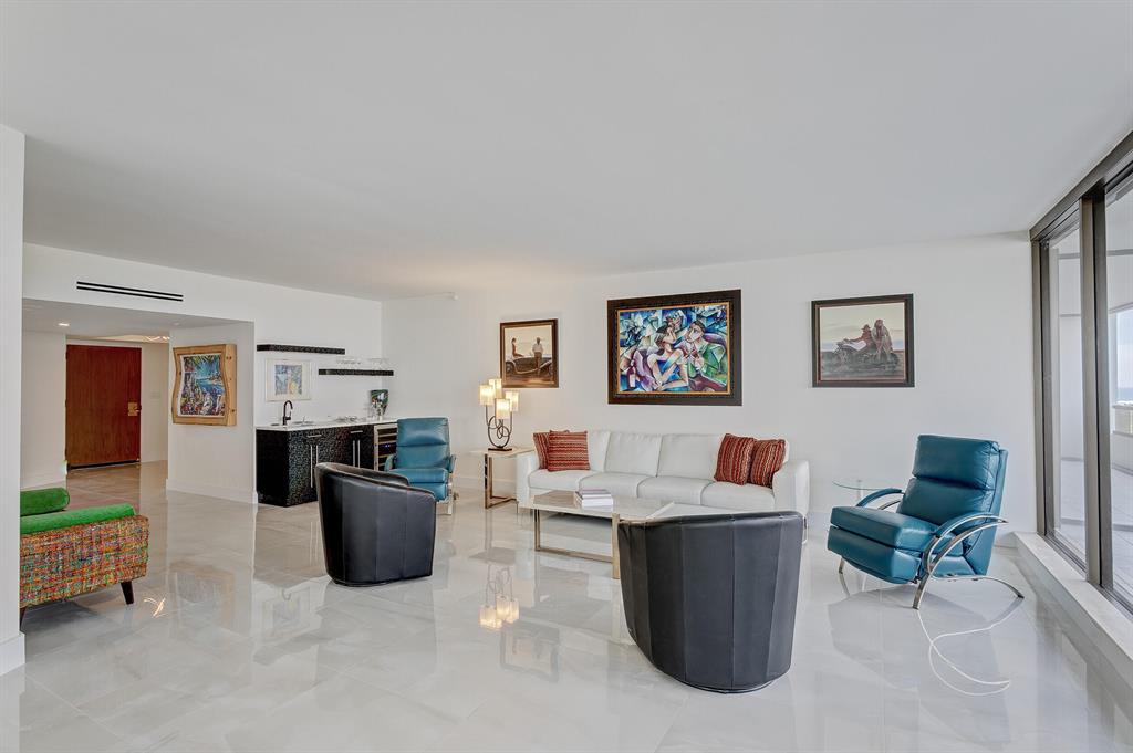 OLD PORT COVE LAKE POINT - Residential