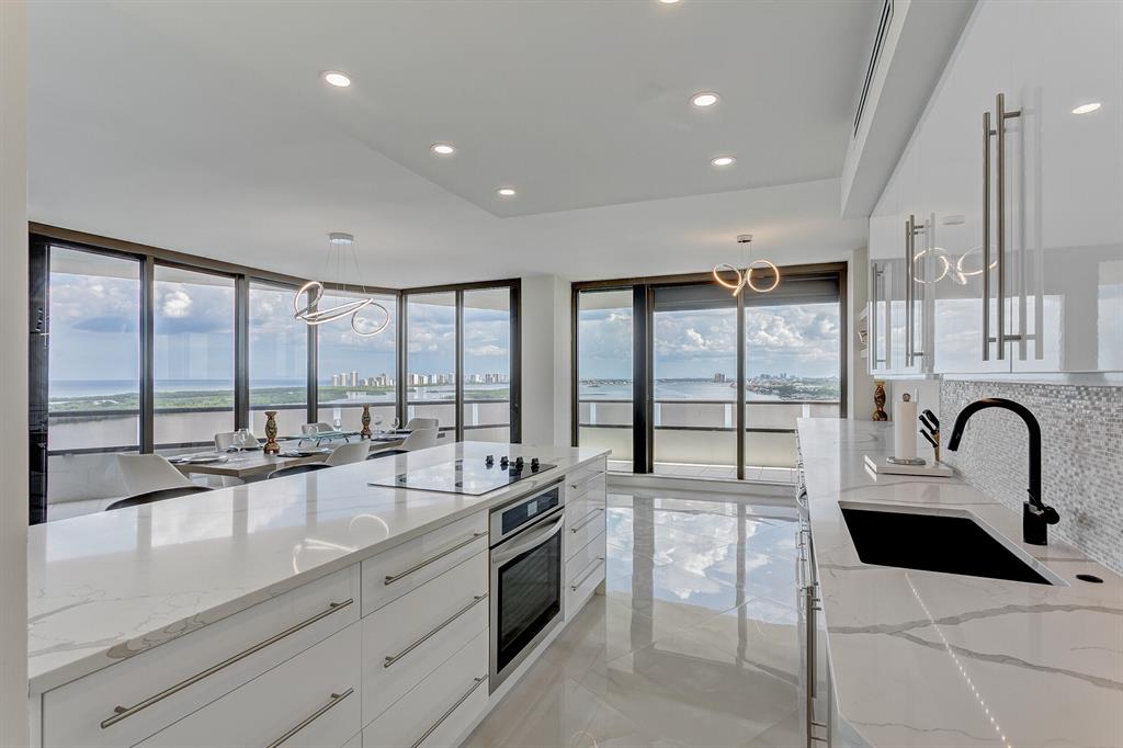 OLD PORT COVE LAKE POINT - Residential