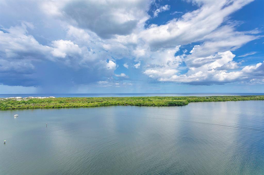 OLD PORT COVE LAKE POINT - Residential