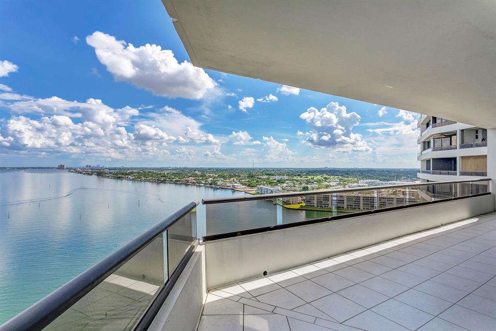 OLD PORT COVE LAKE POINT - Residential