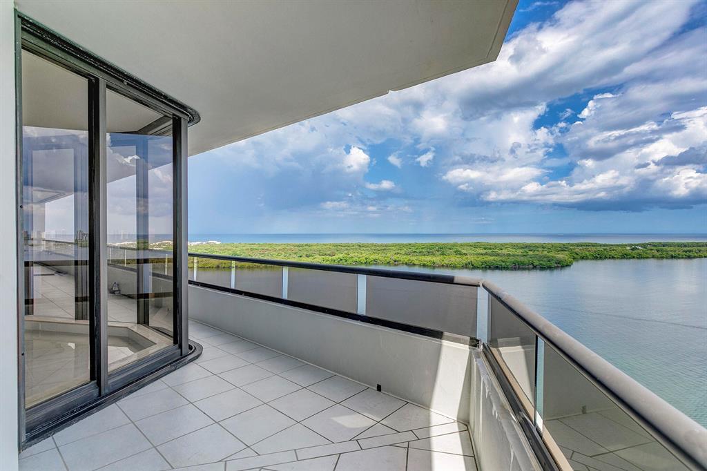 OLD PORT COVE LAKE POINT - Residential