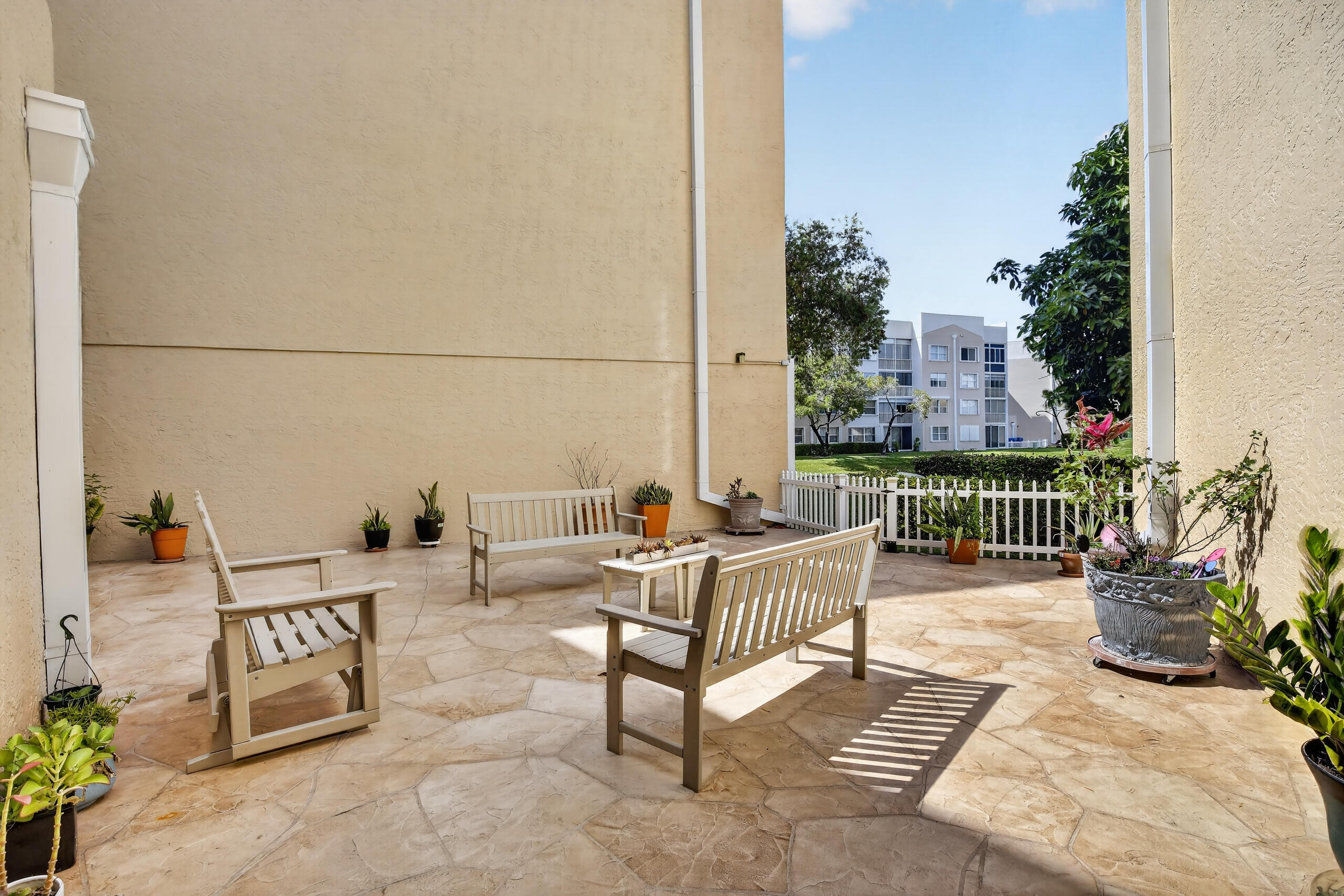 SUNRISE LAKES 197 CONDO - Residential