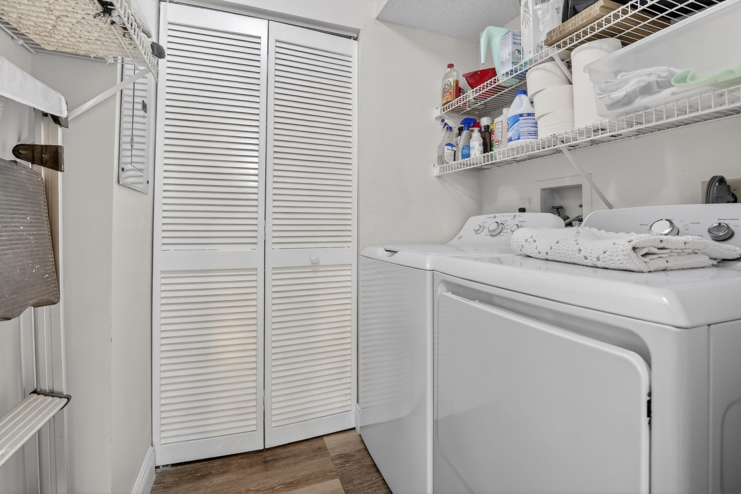 SUNRISE LAKES 197 CONDO - Residential