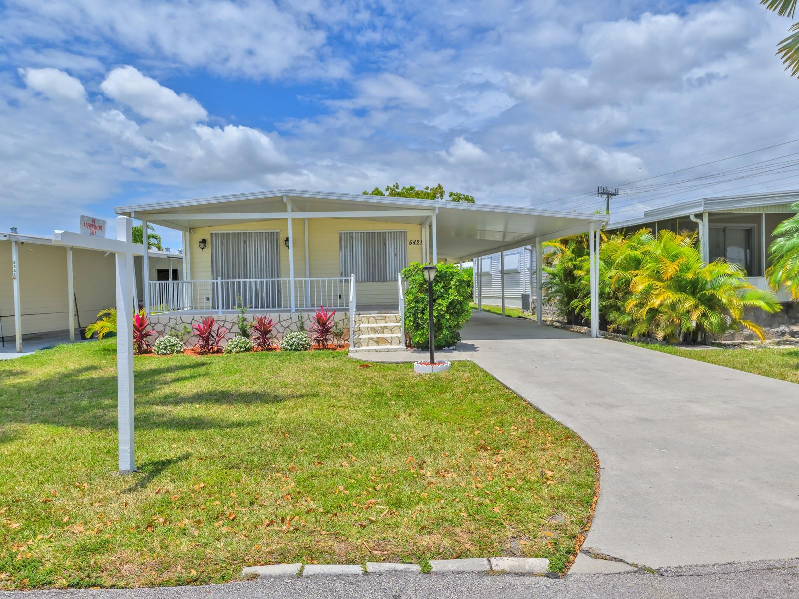 5421 Lagoon Dr
