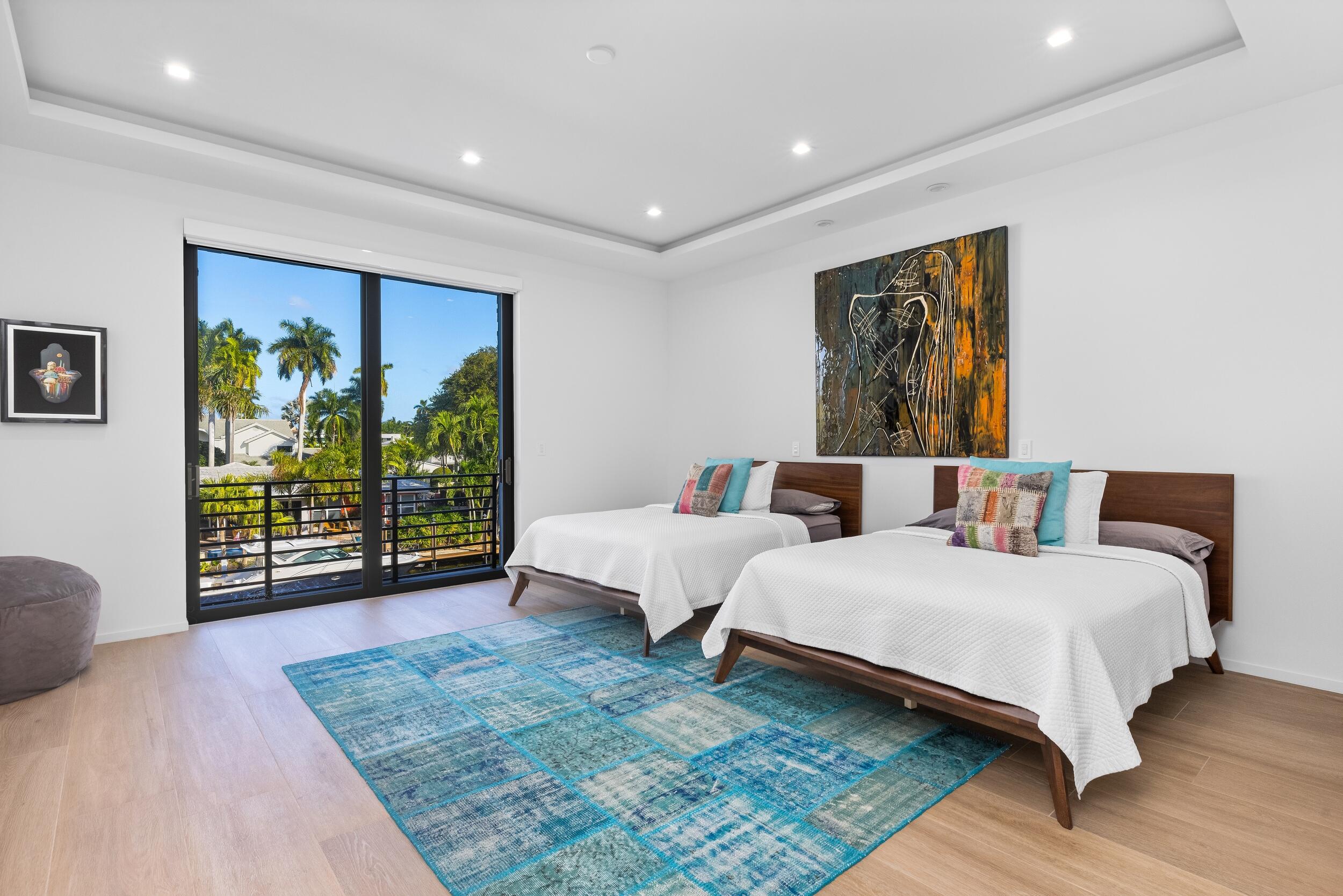 Venice 8-12 B - Residential