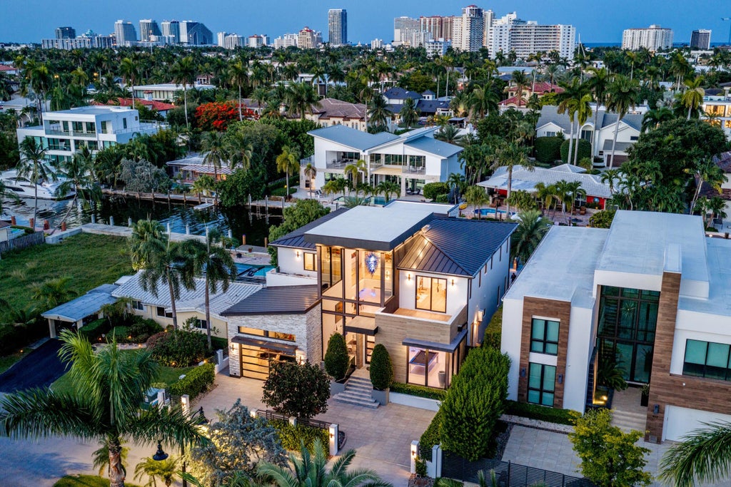 Photo of 424 Coconut Isle Drive, Fort Lauderdale, FL 33301 (MLS # B26002017)