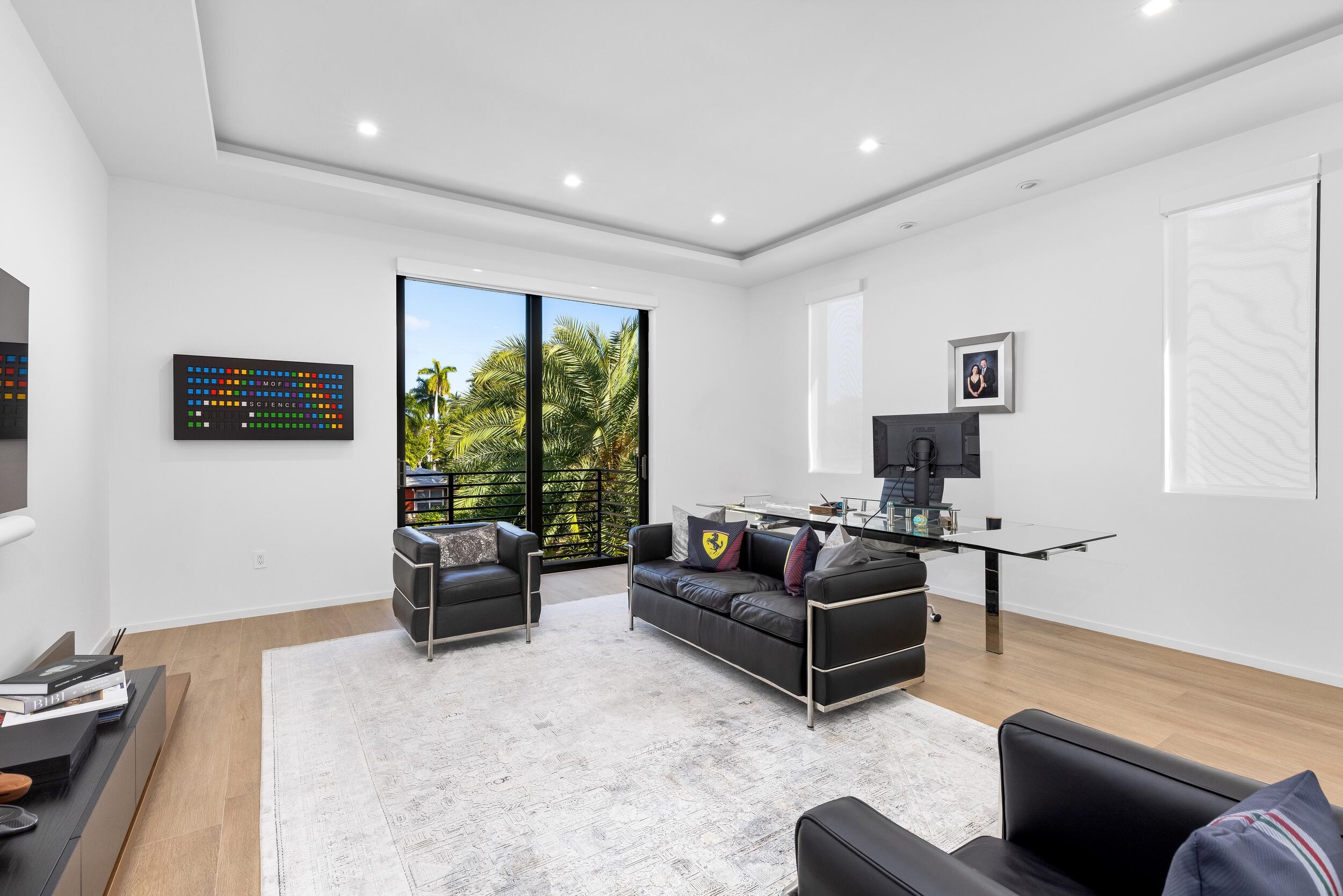 Venice 8-12 B - Residential