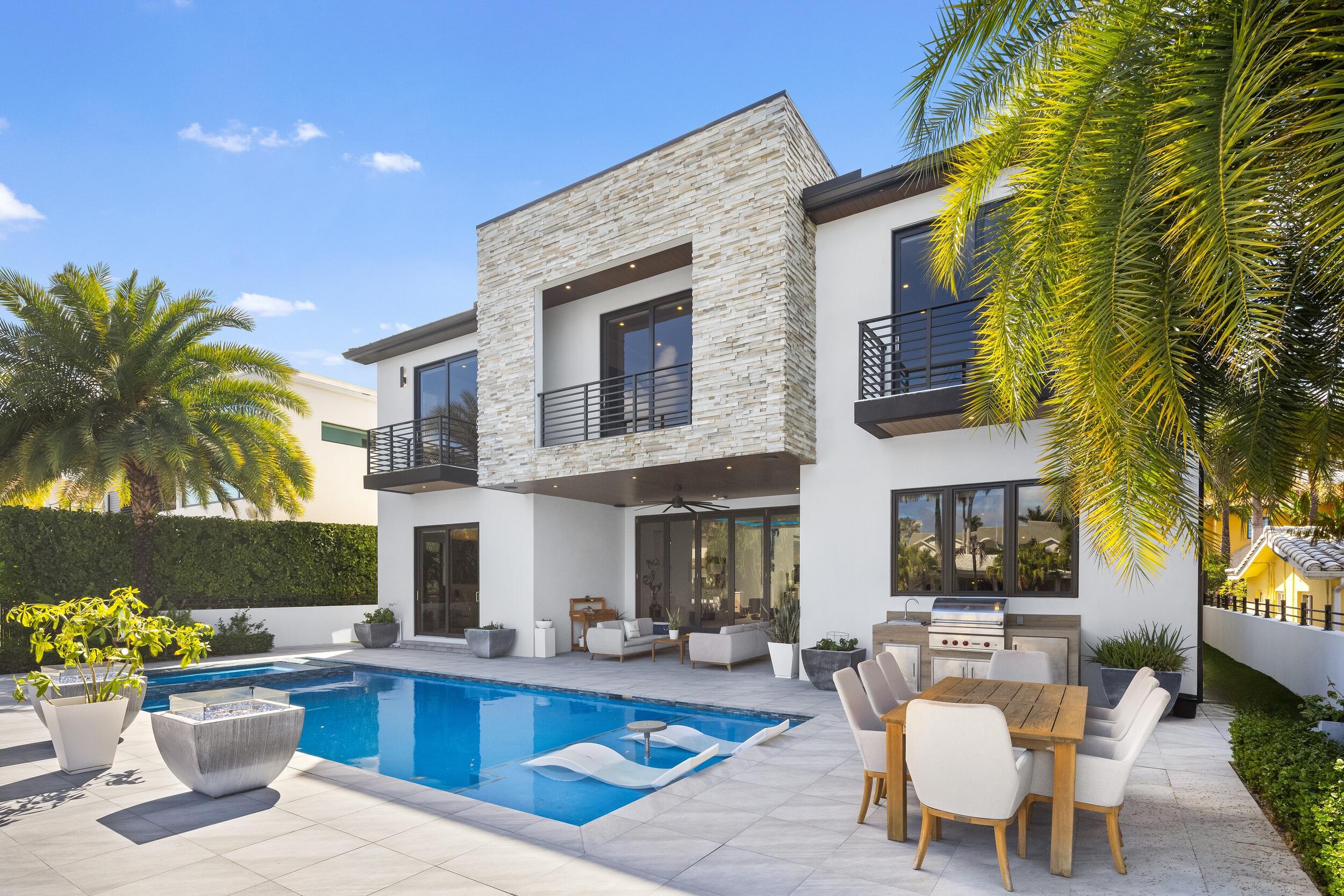 424 Coconut Isle Drive