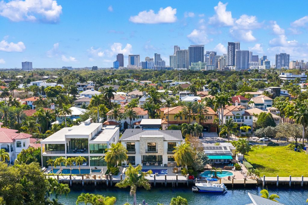 Photo of 424 Coconut Isle Drive, Fort Lauderdale, FL 33301 (MLS # B26002017)