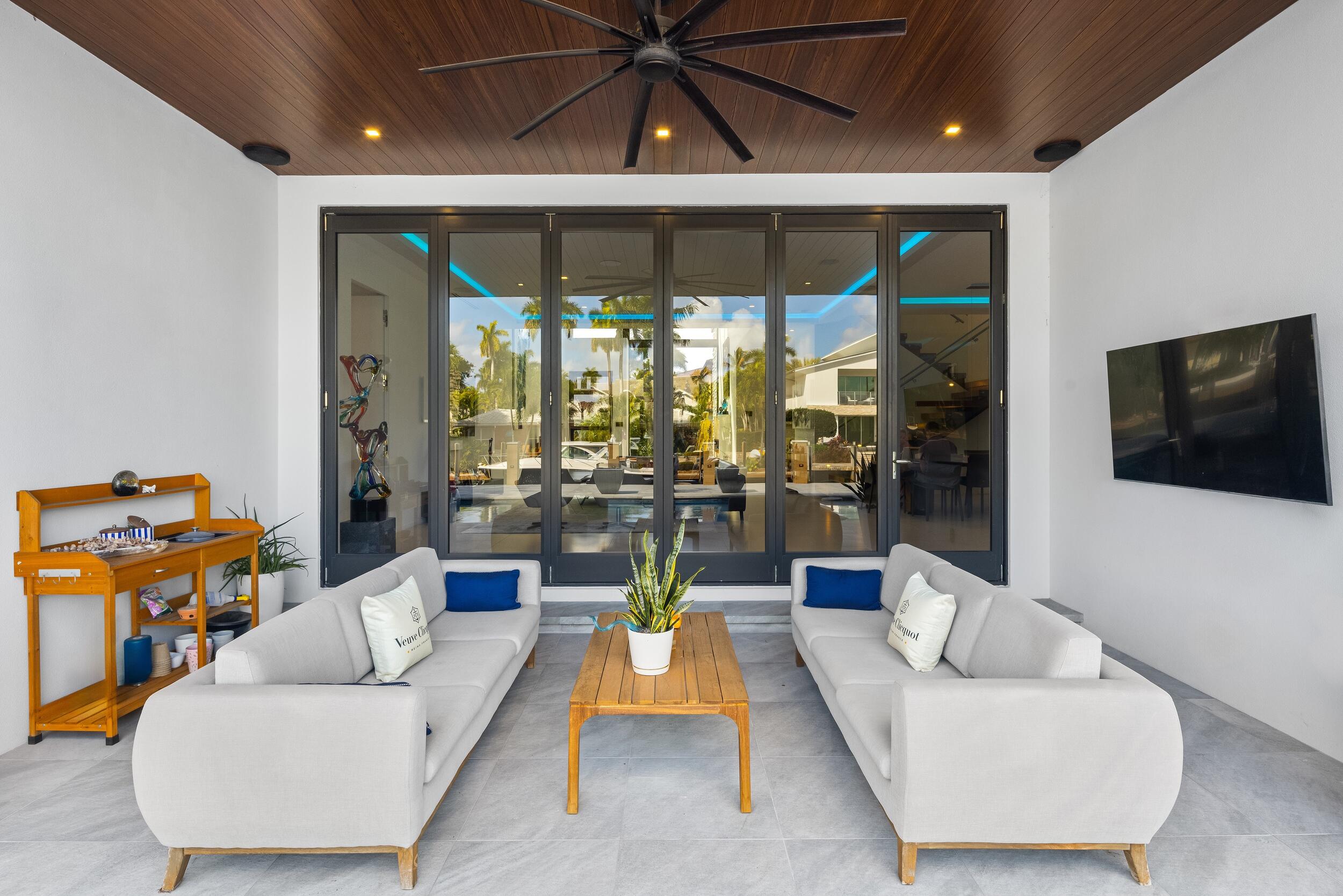 Venice 8-12 B - Residential