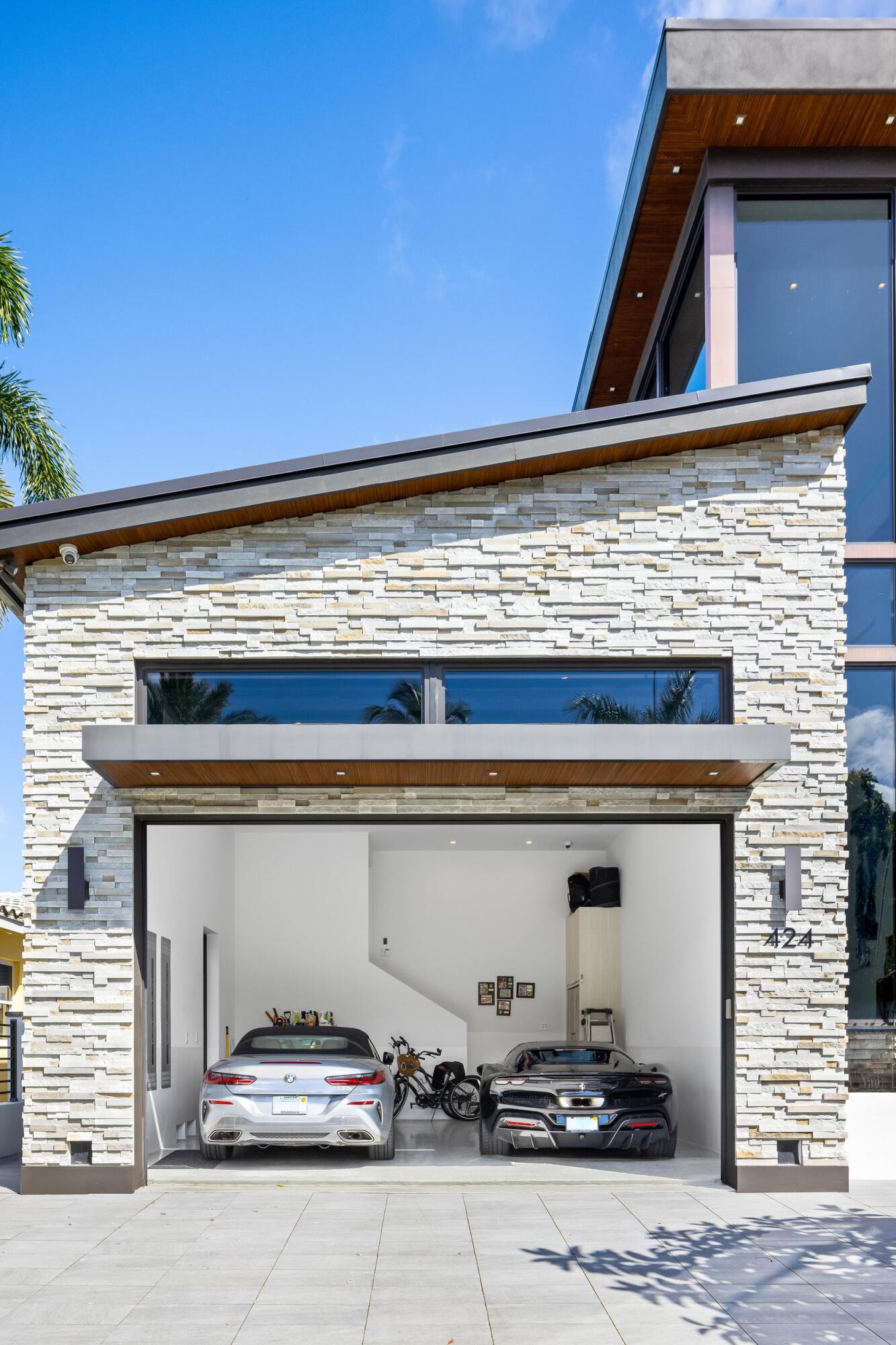 Venice 8-12 B - Residential