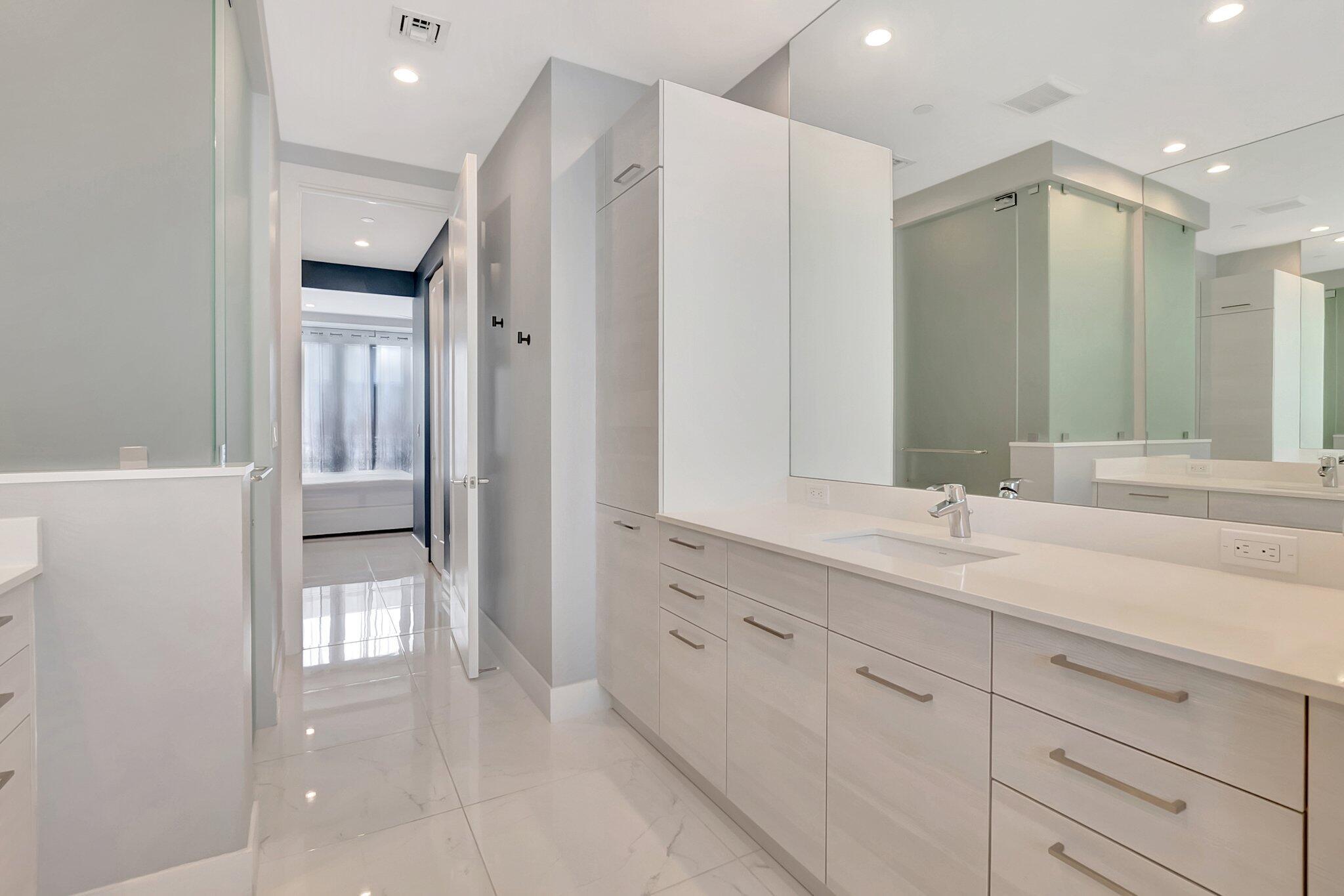 SPANISH RIVER TOWNHOMES - Residential Lease