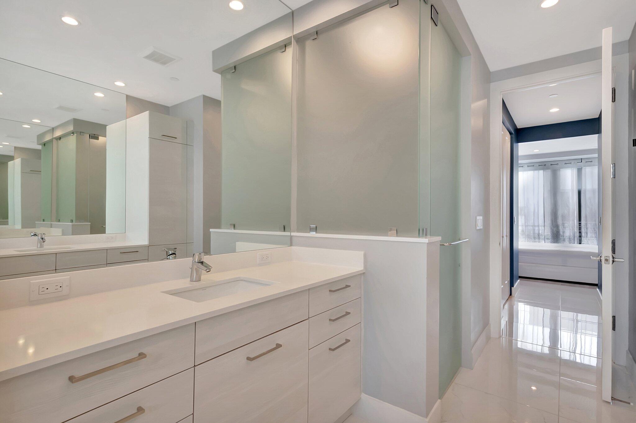 SPANISH RIVER TOWNHOMES - Residential Lease