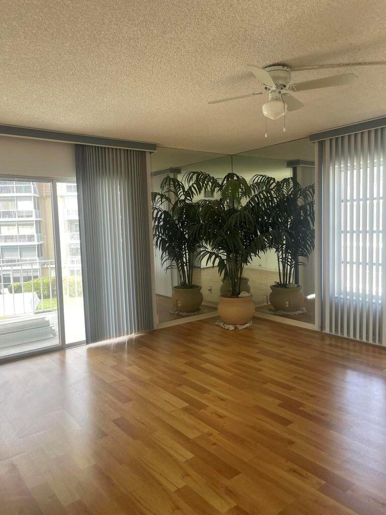 ATLANTIS SHERBROOKE VILLA - Residential