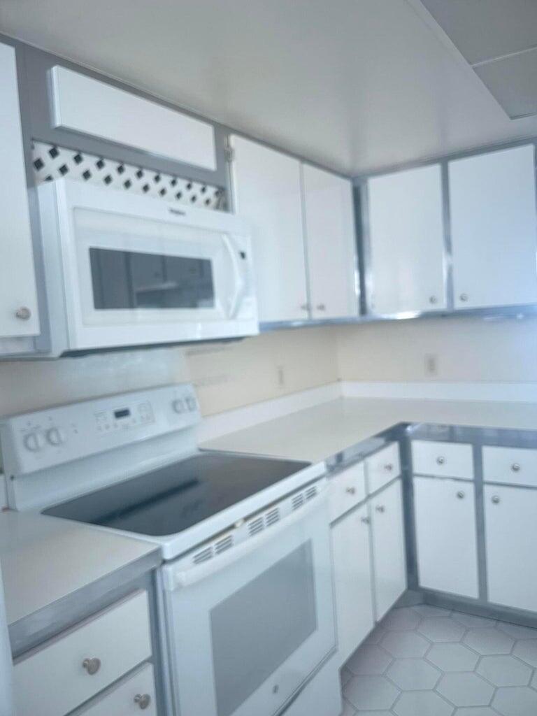 ATLANTIS SHERBROOKE VILLA - Residential