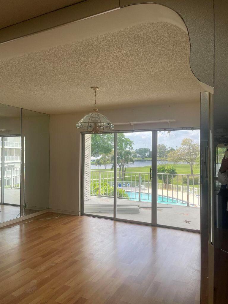 ATLANTIS SHERBROOKE VILLA - Residential