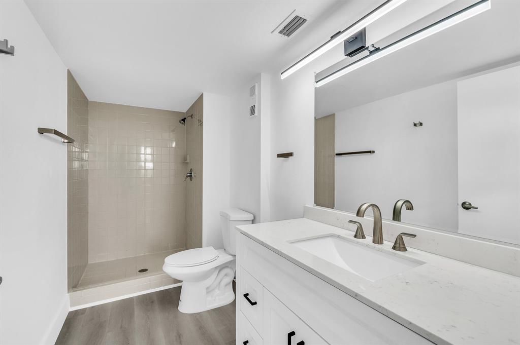 CYPRESS BEND CONDOMINIUM VII - Residential