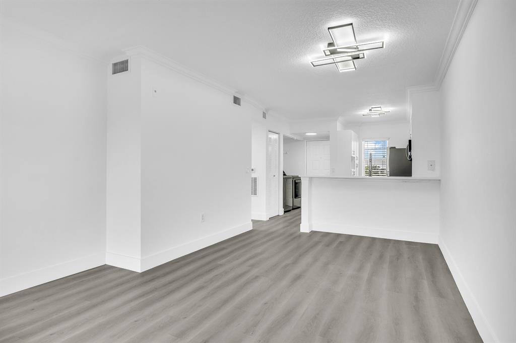 CYPRESS BEND CONDOMINIUM VII - Residential