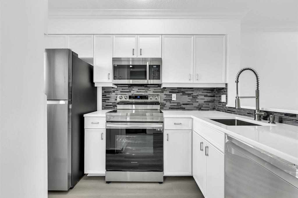 CYPRESS BEND CONDOMINIUM VII - Residential