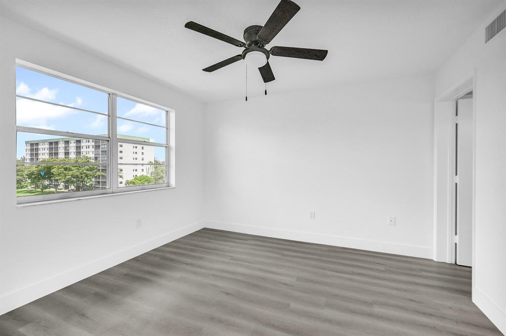 CYPRESS BEND CONDOMINIUM VII - Residential