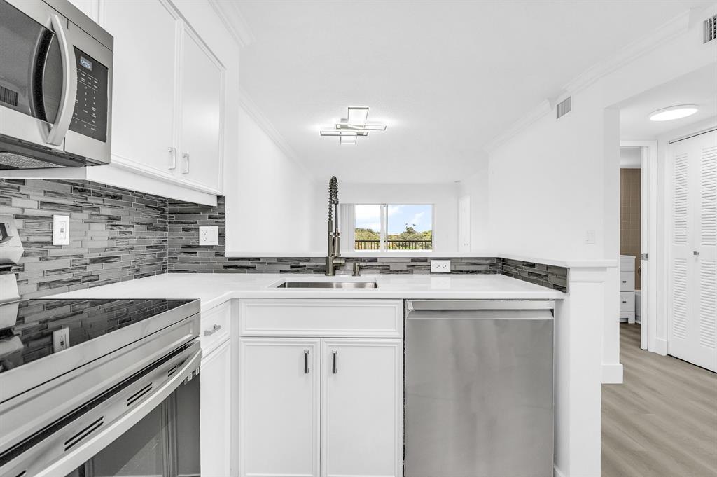 CYPRESS BEND CONDOMINIUM VII - Residential