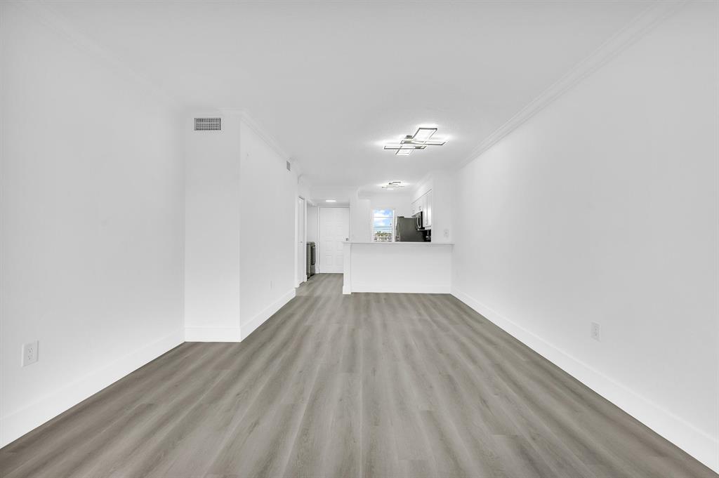 CYPRESS BEND CONDOMINIUM VII - Residential