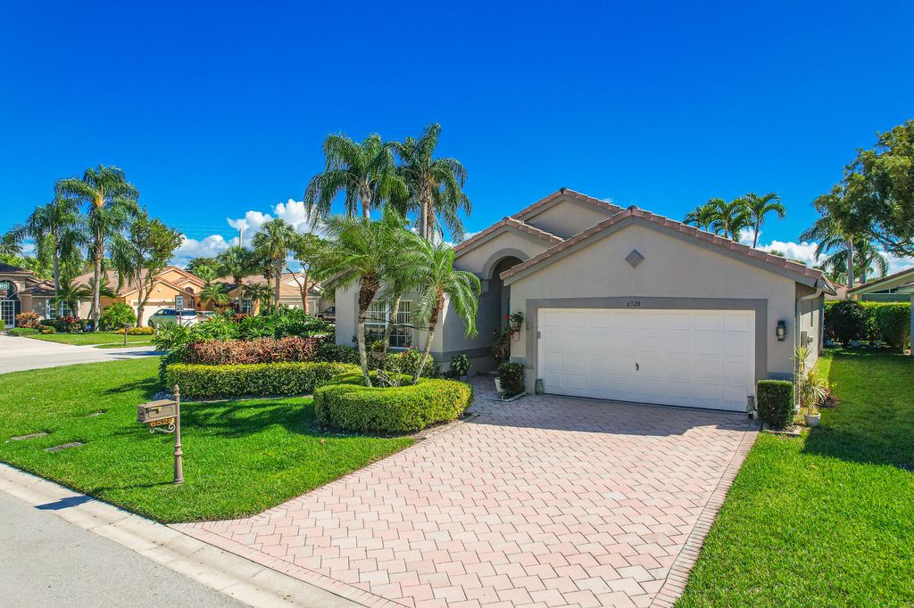 Photo of 6528 Bayhill Terrace, Boynton Beach, FL 33437 (MLS # R11102211)