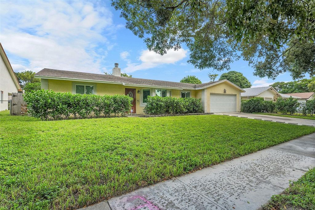 Photo of 4014 Waverly Dr, Palm Beach, FL 33407 (MLS # F10532213)