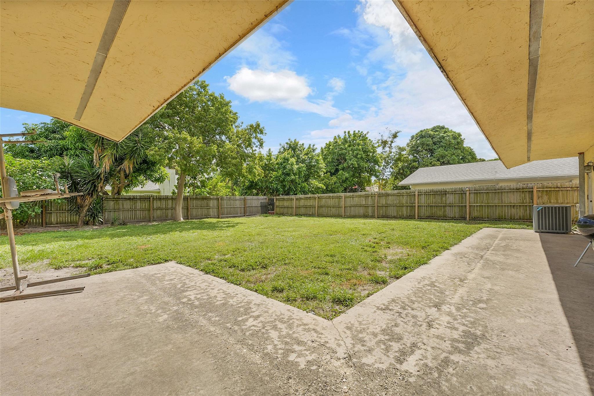 Palm Beach Lakes North - Residential
