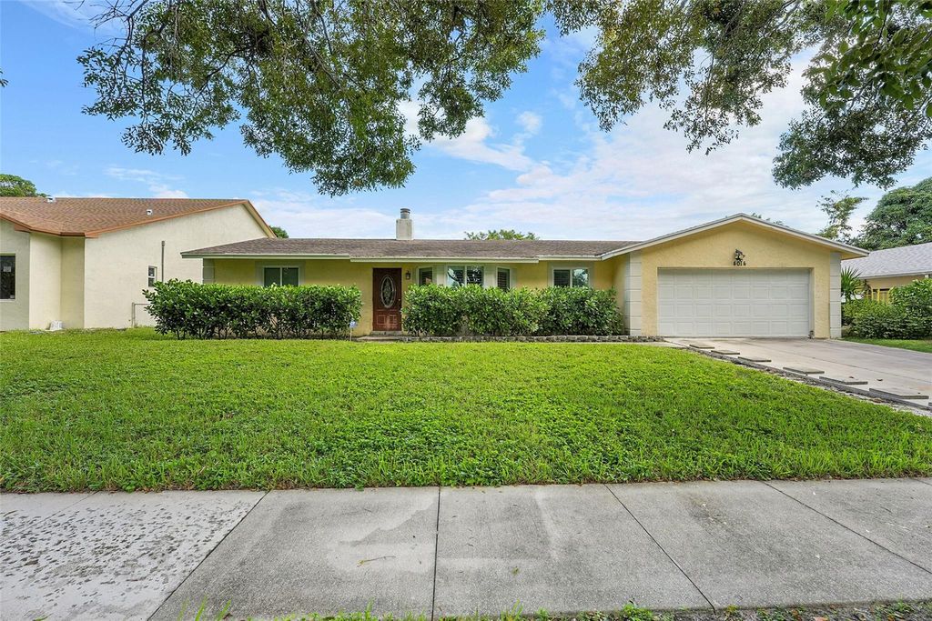 Photo of 4014 Waverly Dr, Palm Beach, FL 33407 (MLS # F10532213)