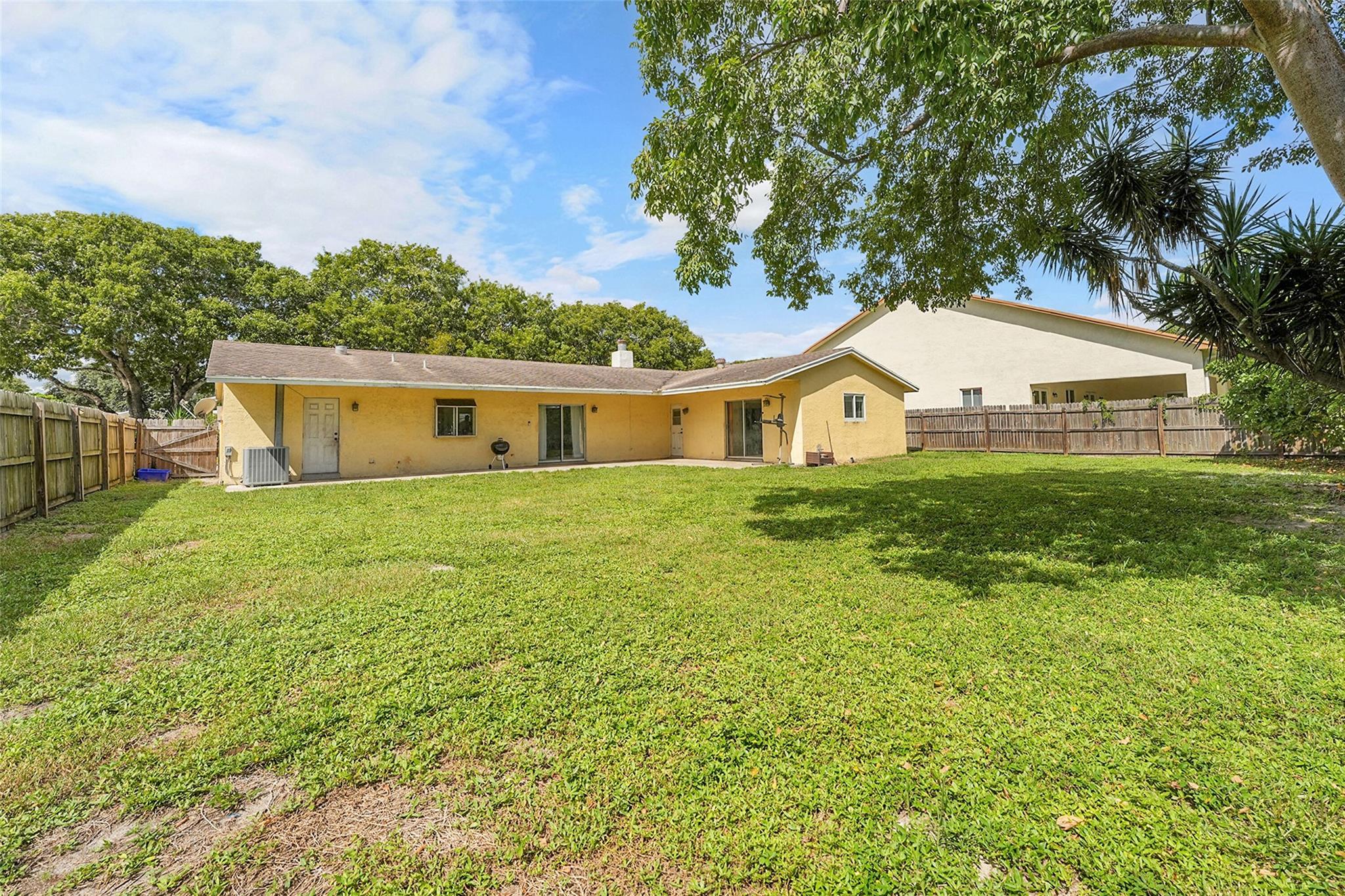 Palm Beach Lakes North - Residential