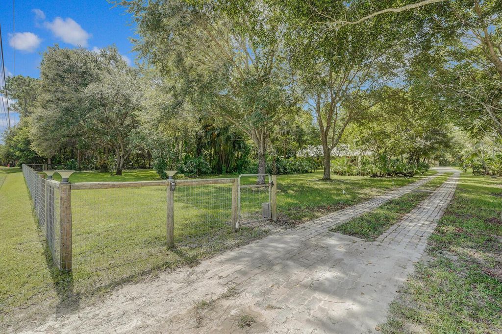 Photo of 12248 150th Court N, Jupiter, FL 33478 (MLS # R11010862)