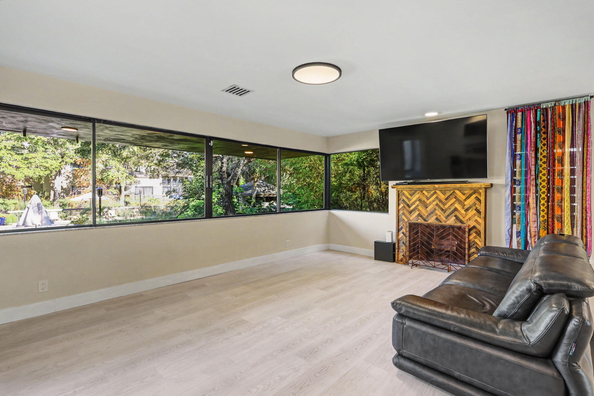 Lands End - Residential