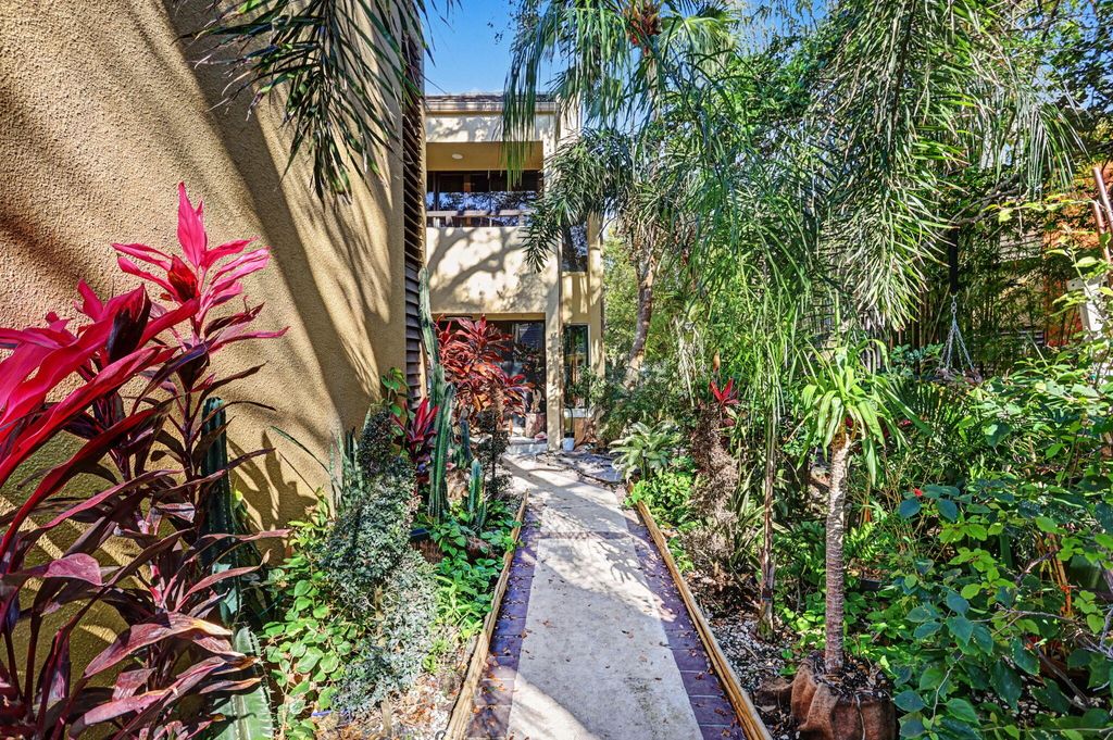 Photo of 738 St Albans Drive, Boca Raton, FL 33486 (MLS # R11163113)