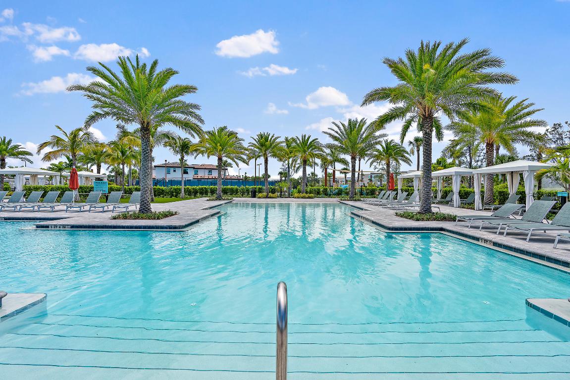 ALTON NEIGHBORHOOD 4 - Residential Lease