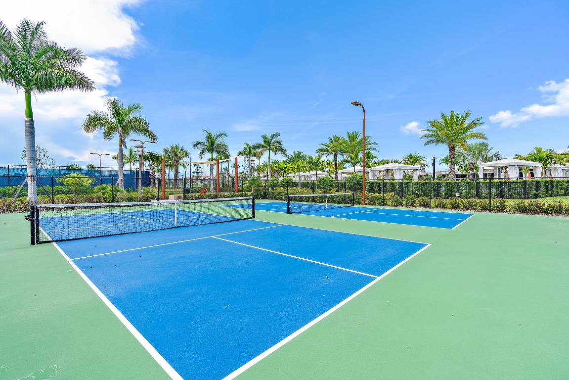 ALTON NEIGHBORHOOD 4 - Residential Lease