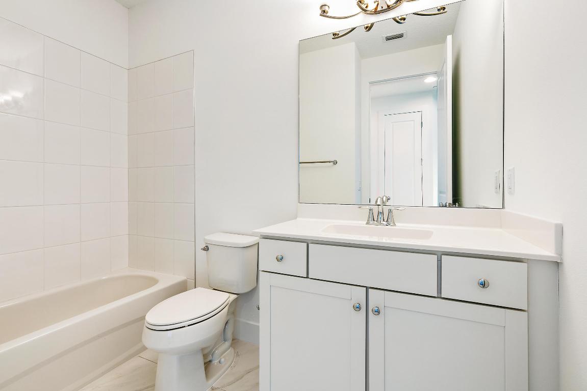 ALTON NEIGHBORHOOD 4 - Residential Lease