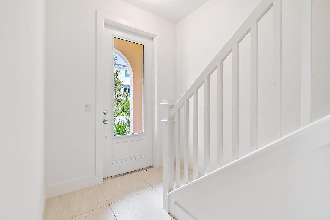 ALTON NEIGHBORHOOD 4 - Residential Lease