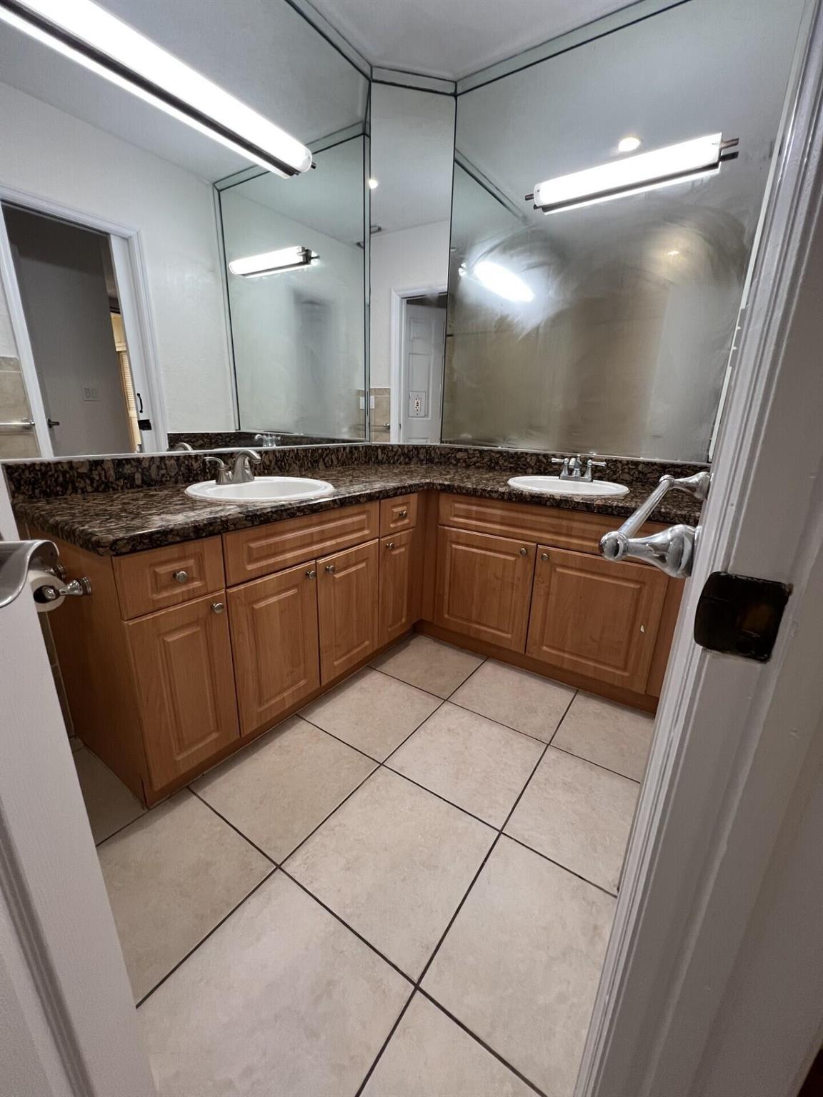 OLIVINE AT THE TOWNSHIP - Residential Lease
