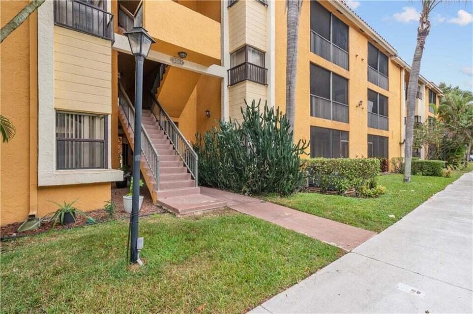 OLIVINE AT THE TOWNSHIP - Residential Lease