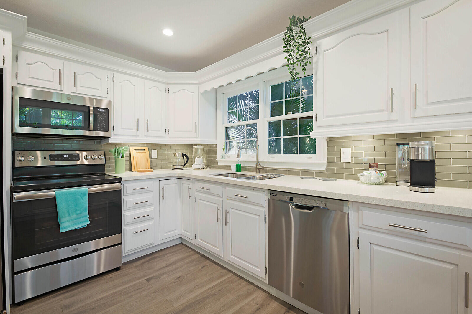 LOXAHATCHEE GROVES - Residential