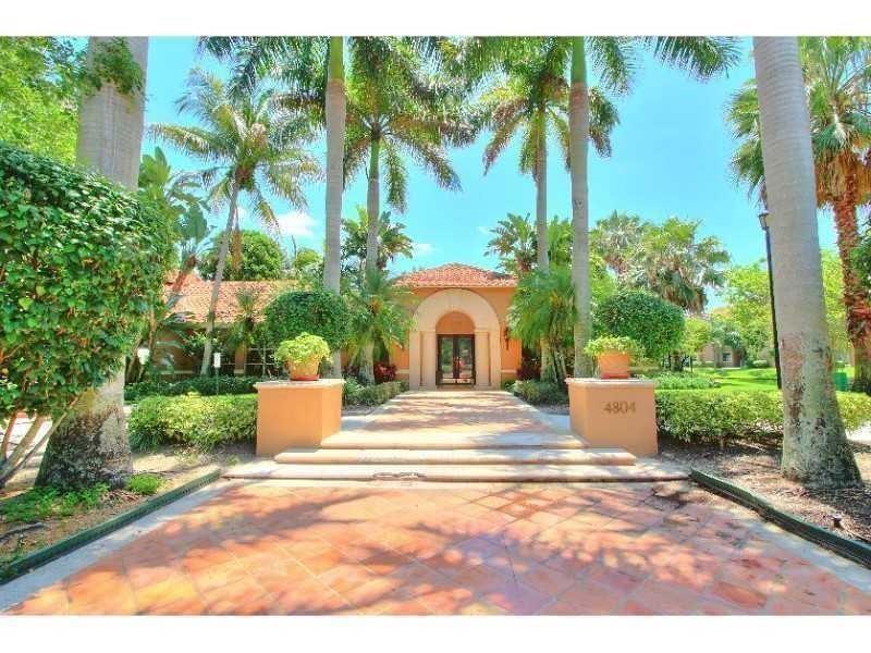 INVESTORS ONLY!!!!!!IMPECCABLE 1ST FLOOR CONDO UPGRADED! TILE SOCIAL AREAS, WOOD FLOORING IN BEDROOM,
GRANITE COUNTER TOP, WASHER & DRYER IN UNIT, FRESHLY PAINTED, NEUTRAL COLORS, LIGHT FIXTURES,
BALCONY, ALARM, ENJOY ALL AMENITIES, CLUBHOUSE, POOL, SPA HOT TUB, GYM, RACQUETBALL COURT,
TENNIS, BUSINESS CENTER, A+SCHOOLS, CLOSE TO ALL MAJOR HIGHWAYS, JUST AROUND THE CORNER TO
THE SHOPS AND RESTAURANTS AT THE PROMENADE PLAZA AT COCONUT CREEK AND MORE.