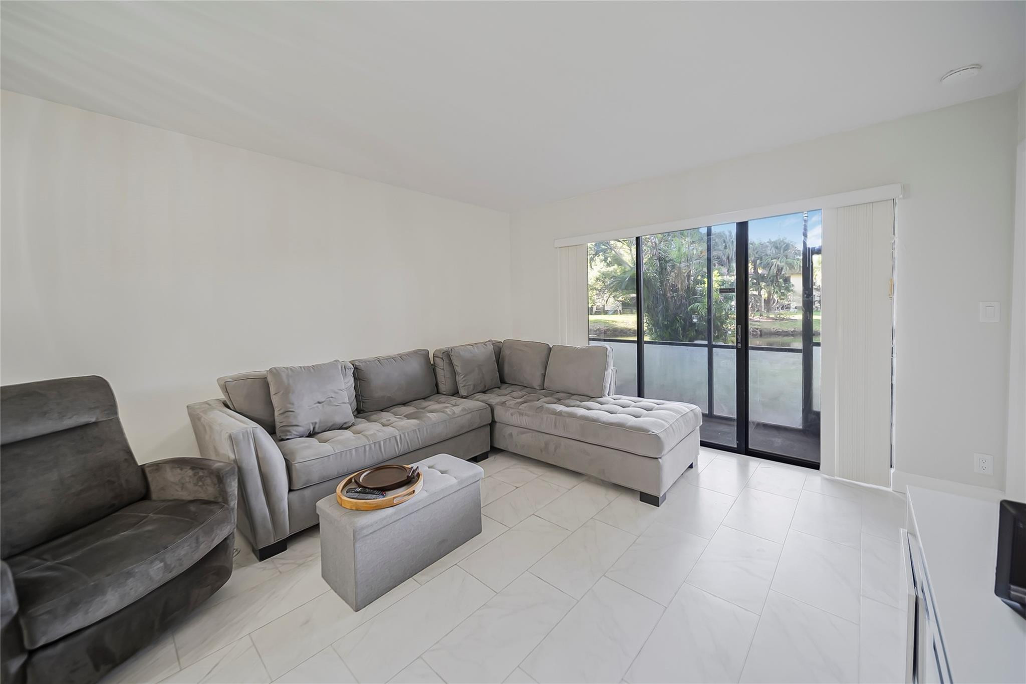 POND APPLE IV - Residential