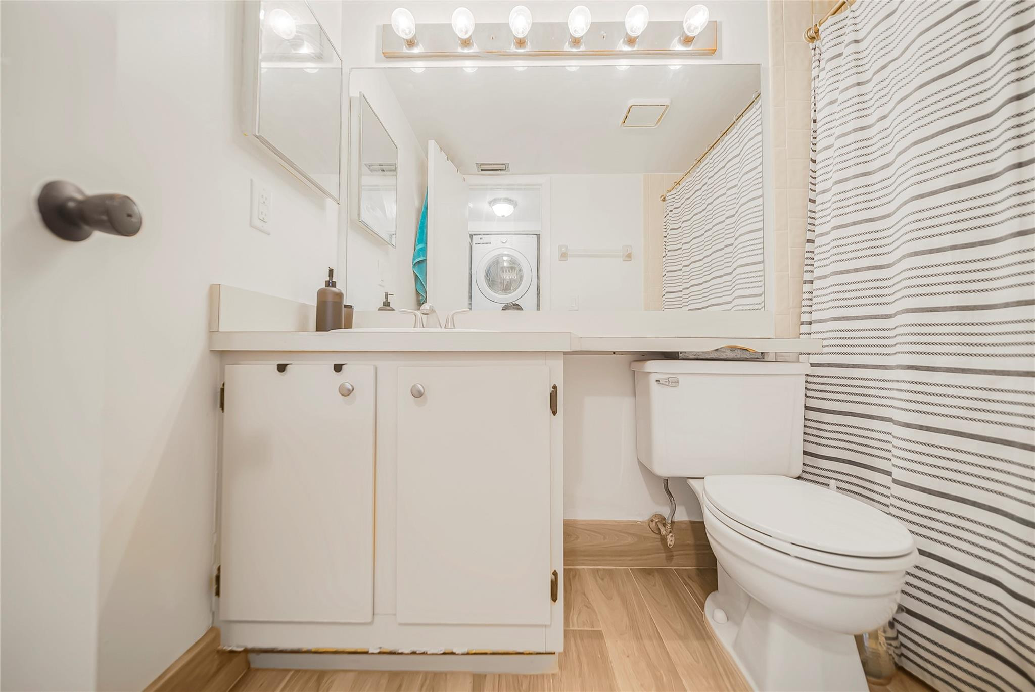 POND APPLE IV - Residential