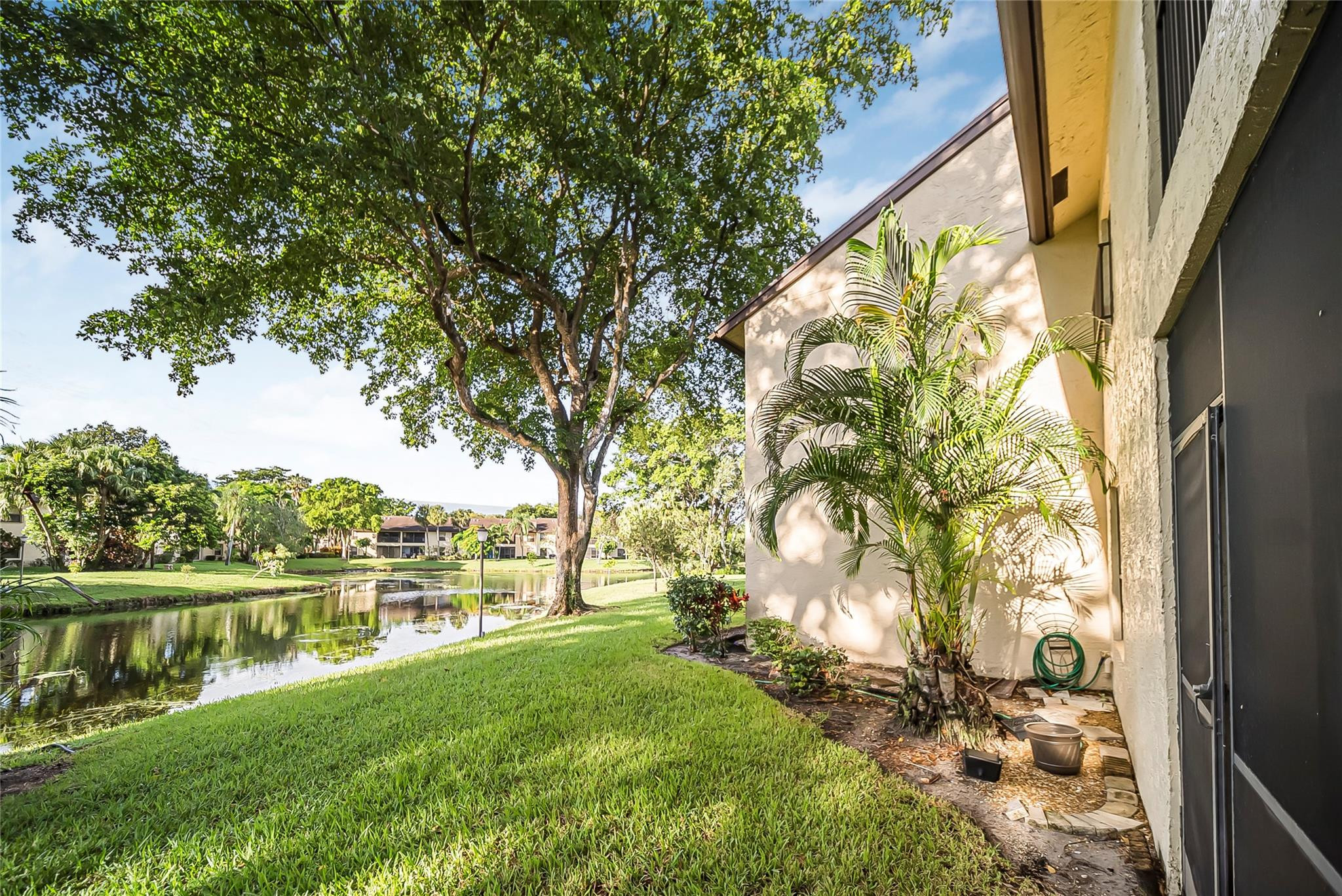 POND APPLE IV - Residential